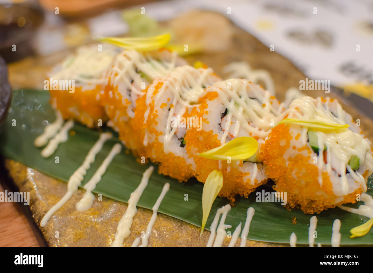 Rotoli di sushi cucina giapponese. Foto Stock