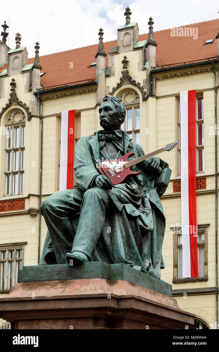 Aleksander Fredro monumento a Wrocław durante il Grazie Jimi Festival. Foto Stock