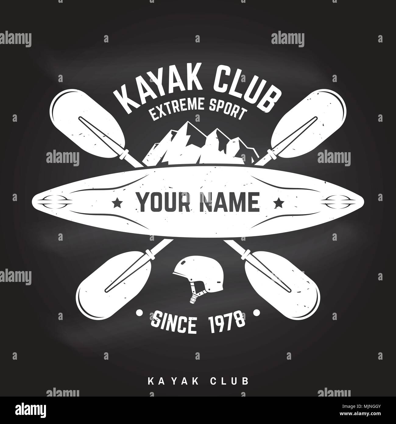 Kayak Club bafde sulla lavagna. Illustrazione Vettoriale. Concetto di t-shirt, stampare il timbro o il raccordo a t. Vintage design tipografia con la montagna, casco e b Illustrazione Vettoriale
