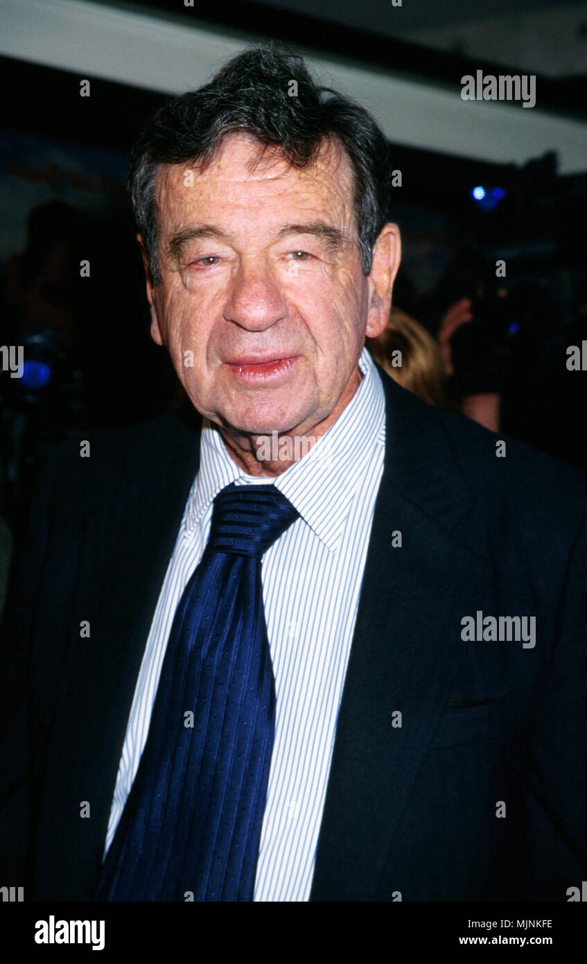 1997 --- attore Walter Matthau --- ' Tsuni / - "Walter Matthau 152 Walter Matthau 152 una persona, verticale, migliori della vita di Hollywood, evento nella vita di Hollywood - California, tappeto rosso Evento, verticale, STATI UNITI D'AMERICA, industria cinematografica, celebrità, fotografia, Bestof, arte cultura e intrattenimento, , , Topix Foto Stock