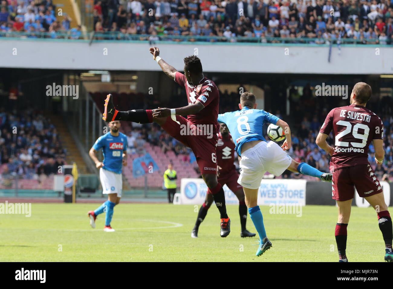 Napoli Pareggia con Torino a casa e perdere lo scudetto. Il 6 maggio, 2018. Credito: Fabio Sasso/ZUMA filo/Alamy Live News Foto Stock