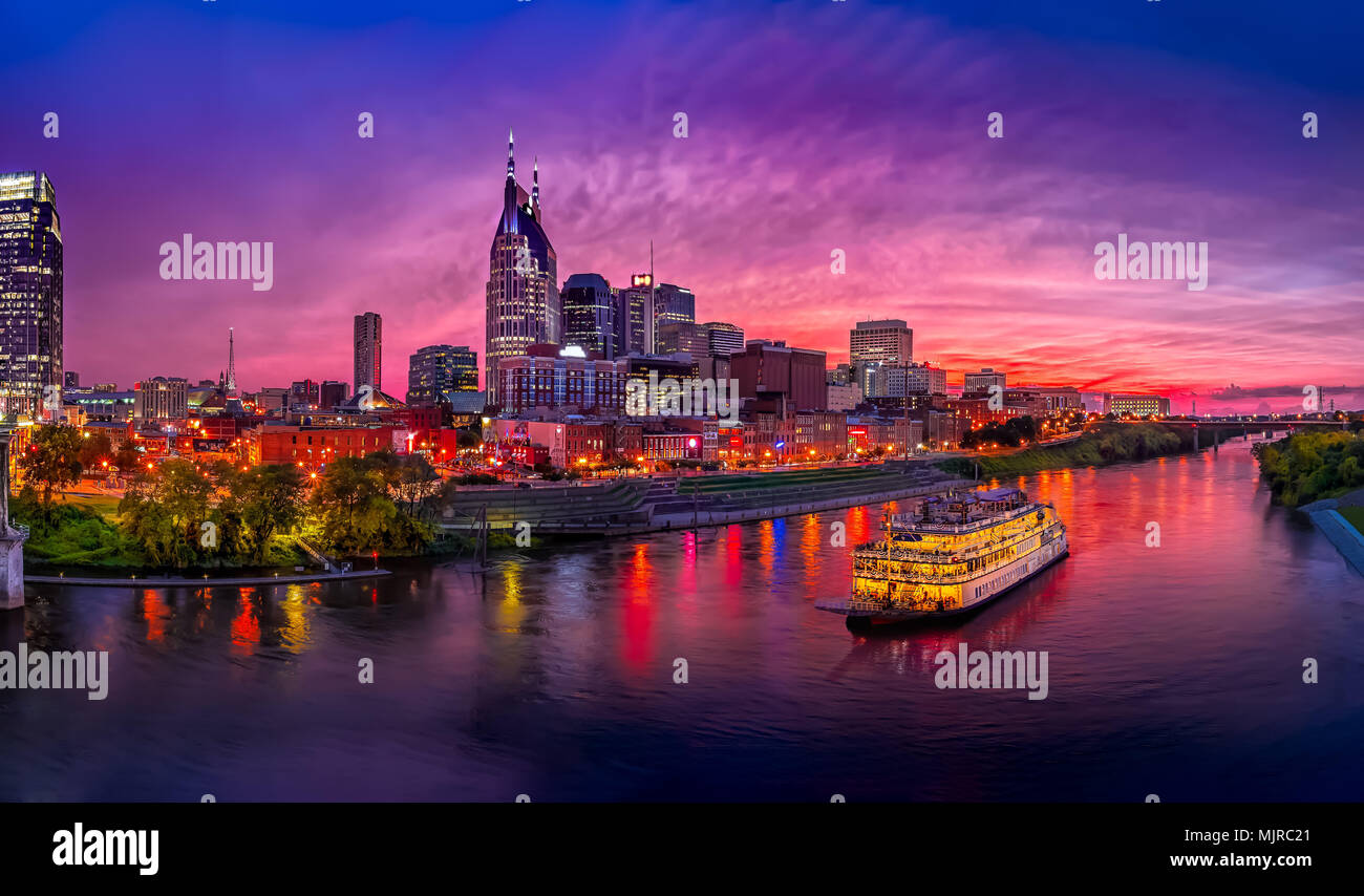 Nashville Skyline con barca Foto Stock