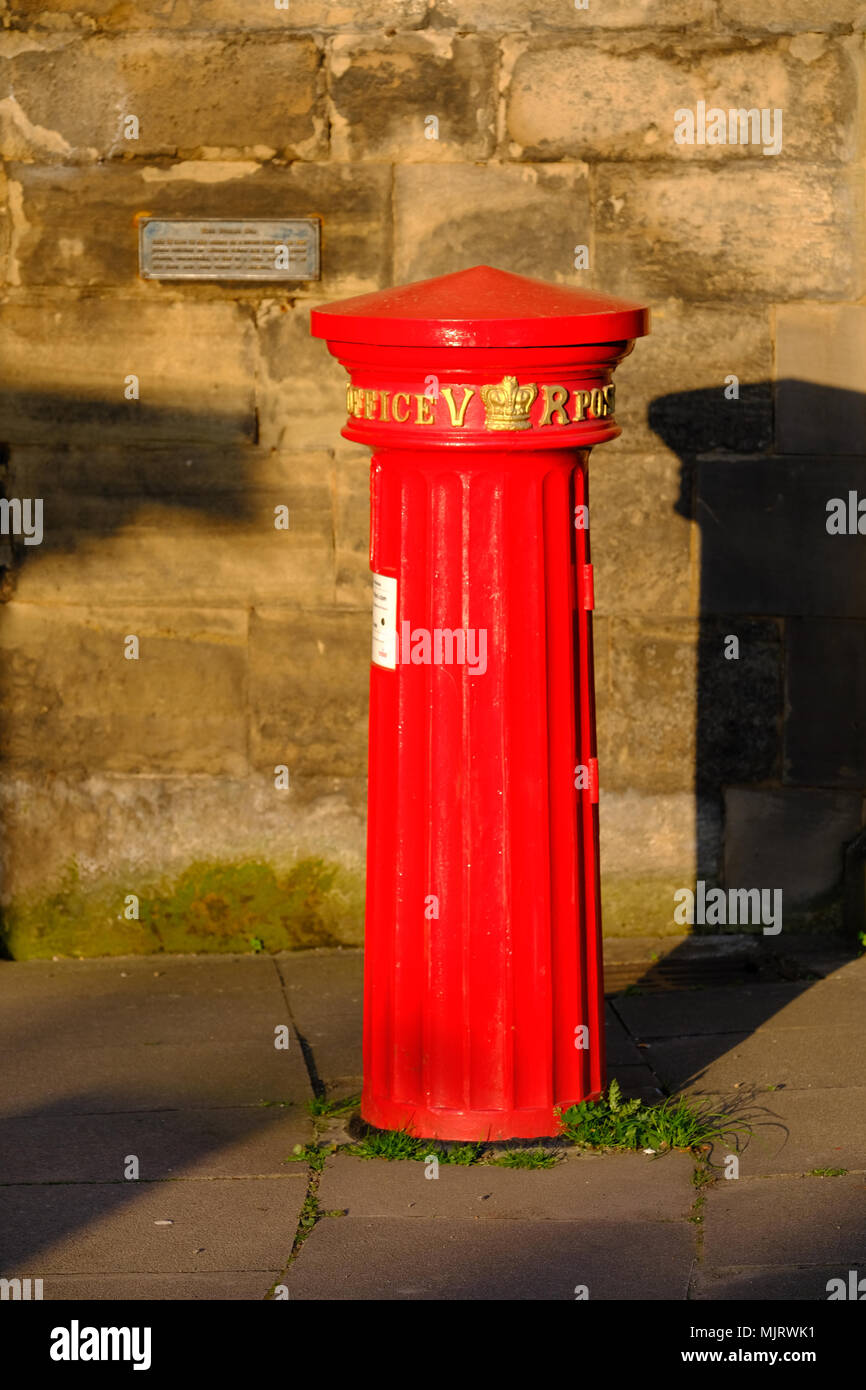 Postbox, Warwick, West Midlands, Regno Unito Foto Stock