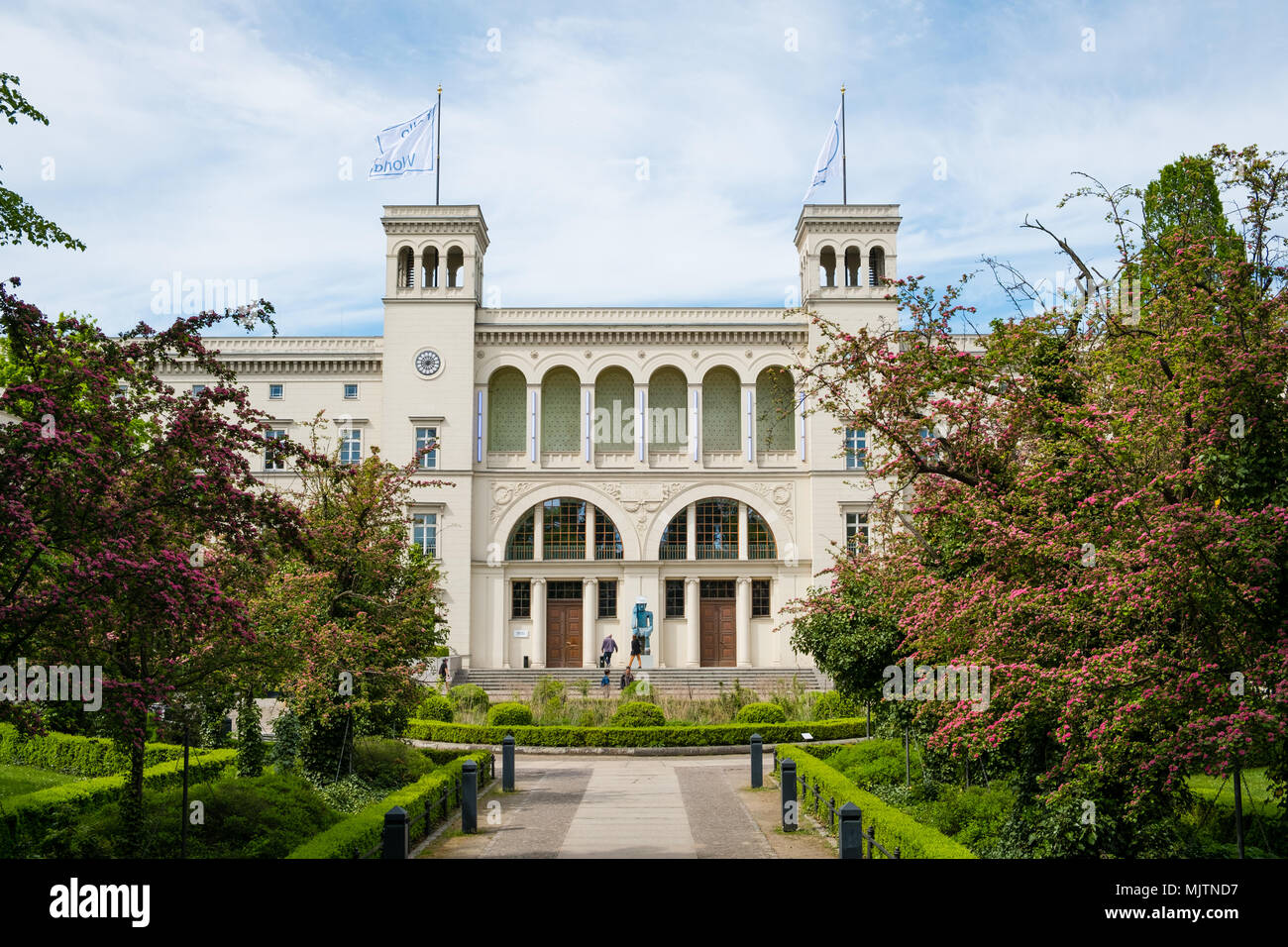 Berlino, Germania - maggio 2018: Hamburger Bahnhof ex stazione ferroviaria ora il Museo fuer Gegenwart (Museo della presente) a Berlino Germania Foto Stock