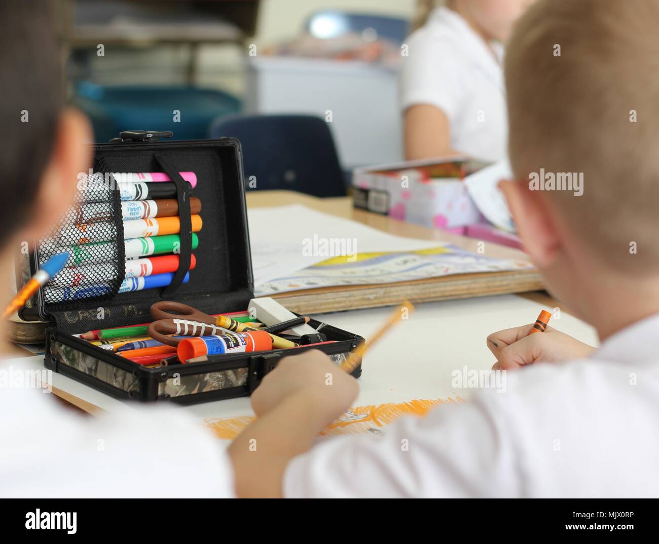 Di Yakima, Washington / USA - Ottobre 2017: American gli studenti della scuola elementare particpate in attività della scuola con i loro amici e insegnanti. Foto Stock