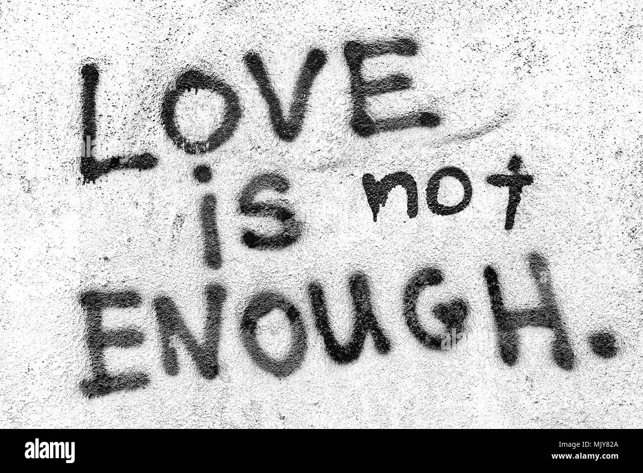 Nel vecchio muro le parole di amore è abbastanza come il concetto di amore e di problema Foto Stock