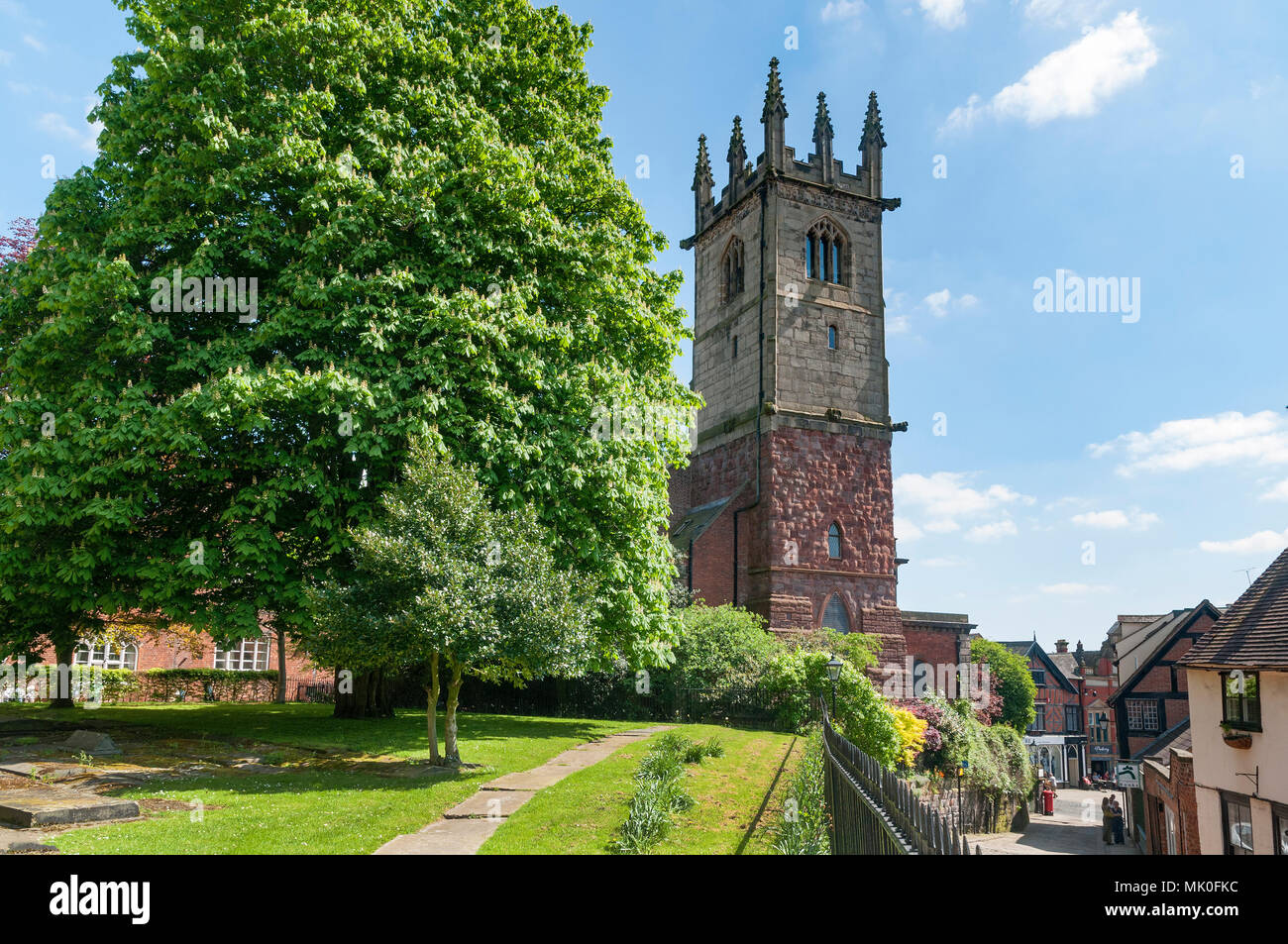 Shrewsbury St Julians chiesa solo dal XII secolo resti della torre di origine medioevale Foto Stock