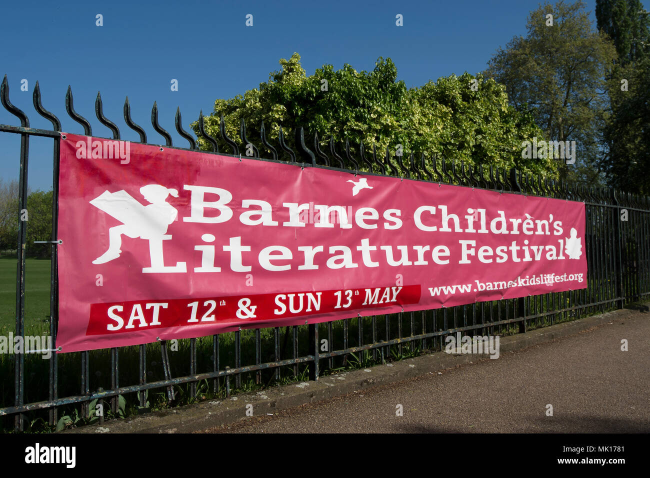 Segno di banner per barnes per bambini festival di letteratura, Barnes, a sud-ovest di Londra - Inghilterra Foto Stock