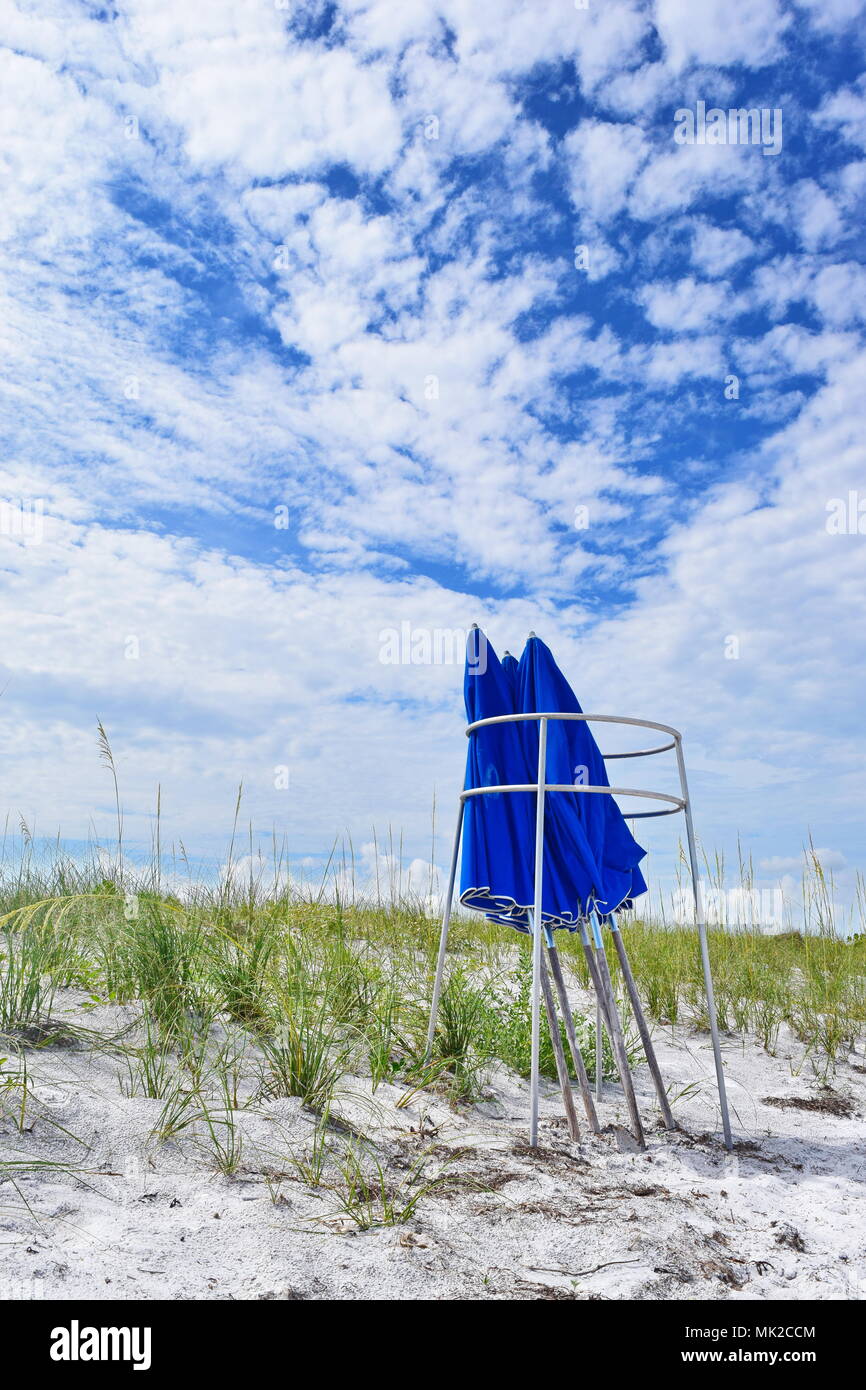 Caladesi Island State Park, Florida su una brillante giornata di sole presso la spiaggia di sabbia bianca. Foto Stock
