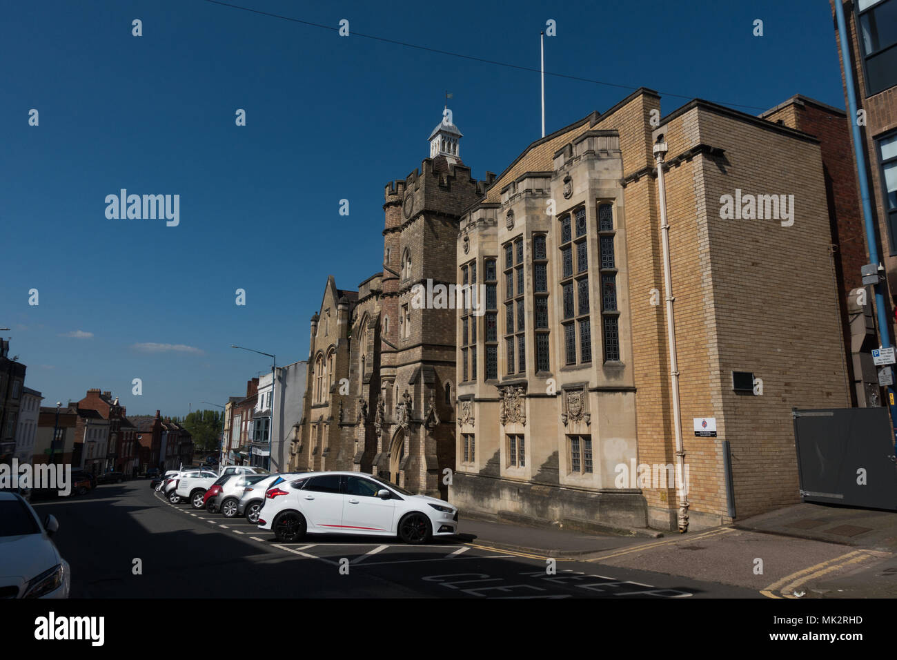 Gli edifici di vecchia costruzione. Abbassare High Street. Stourbridge. West Midlands. Regno Unito Foto Stock