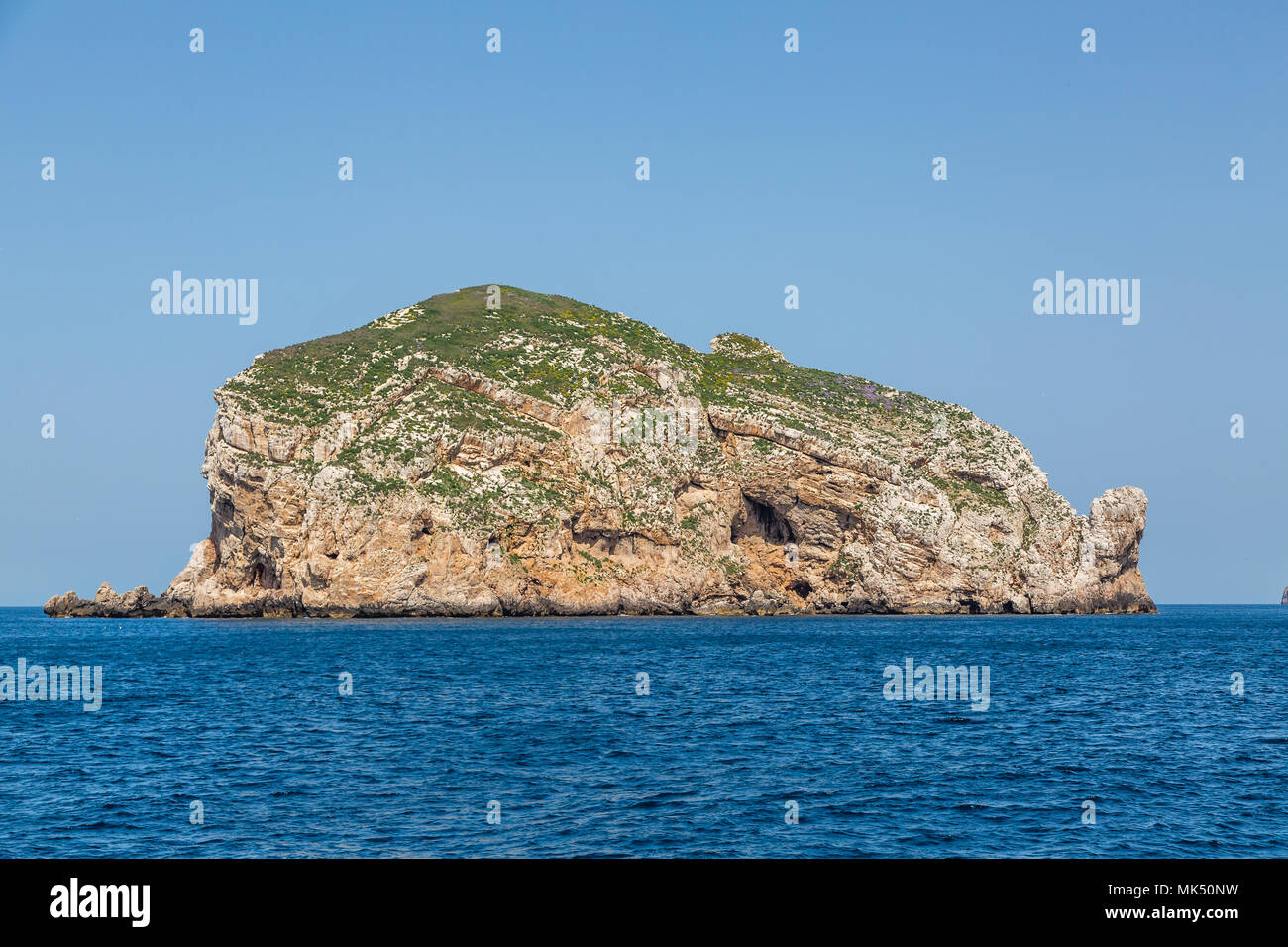 Isola Foradada a 'Capo Caccia' vicino alla città di Alghero sull isola di Sardegna Foto Stock