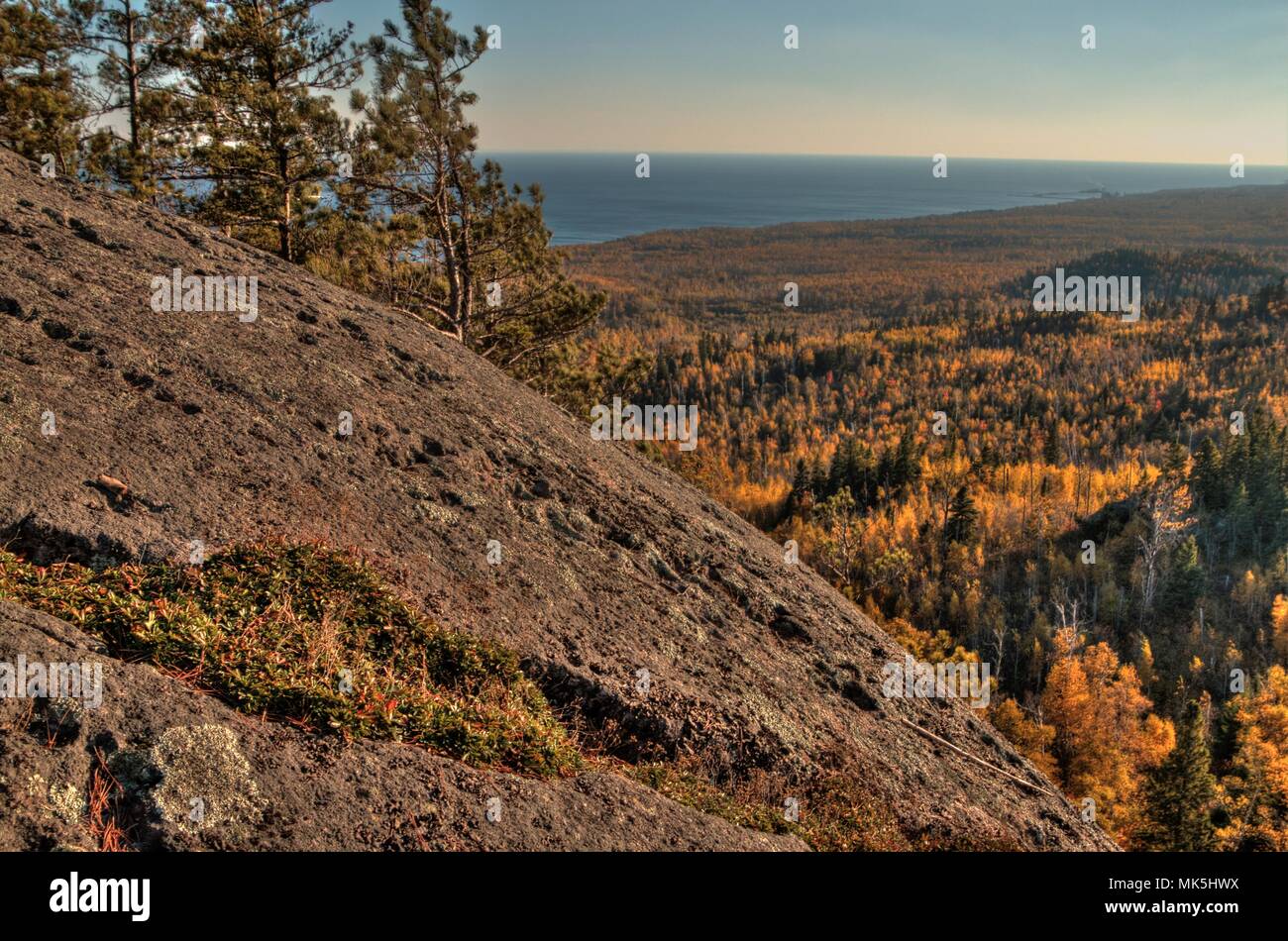 Autunno a Carlton picco delle montagne a dente di sega nel nord del Minnesota sulla sponda nord del Lago Superior Foto Stock