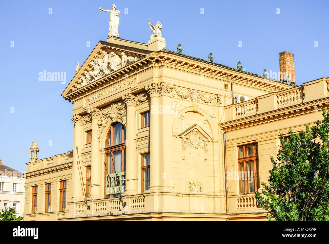 La facciata del palazzo, il Museo della città capitale di Praga Florenc, Repubblica Ceca Foto Stock