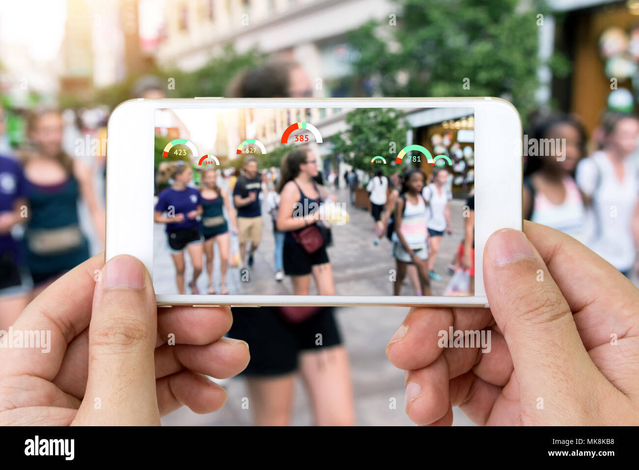 Sociali personali punteggio di credito. Machine Learning analytics a identificare le persone technology,l'intelligenza artificiale n. privacy sicurezza tecnologia fotografica conc Foto Stock