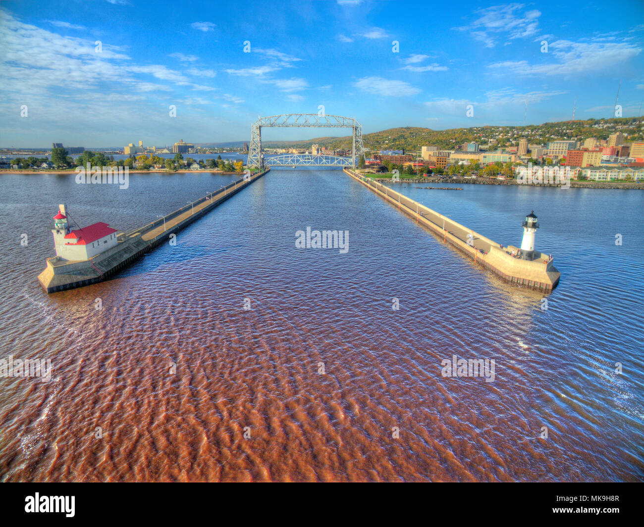 Duluth e Lago Superiore in estate visto dal di sopra da fuco Foto Stock