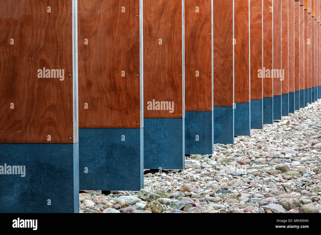 Edificio moderno dettagli facciata in una fila con prospettive architettoniche e punto di fuga Foto Stock