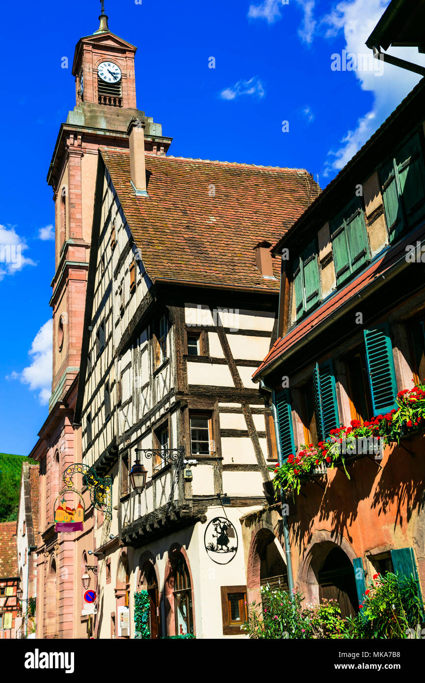 Tradizionali case colorate in Alsazia, Francia. Foto Stock