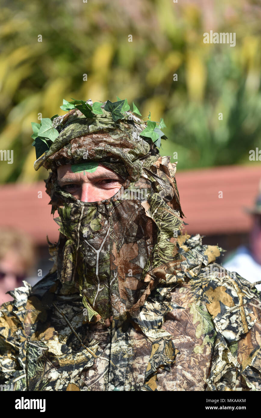 Hastings, Regno Unito. Il 7 maggio 2018. Hastings festeggia il Jack tradizionale nel verde che celebra l'estate con una processione con Morris Dancing. Credito: Matteo Chattle/Alamy Live News Foto Stock