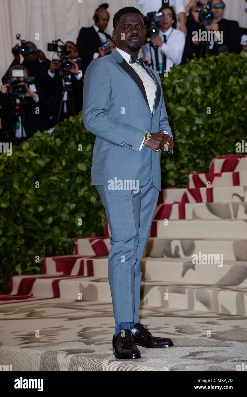 New York, NY, STATI UNITI D'AMERICA. Il 7 maggio, 2018. Daniel Kaluuya, in David Yurman, Jason di Bevrly Hills gioielli presso gli arrivi per corpi celesti: moda e l'Immaginazione Cattolica ha incontrato il costume di Gala Istituto beneficio annuale - Parte 1, Metropolitan Museum of Art di New York, NY, 7 maggio 2018. Credito: Kristin Callahan/Everett raccolta/Alamy Live News Foto Stock
