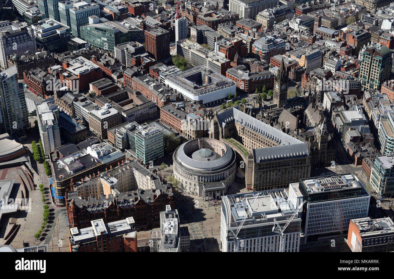 Vista aerea del centro di Manchester, compreso il municipio Foto Stock