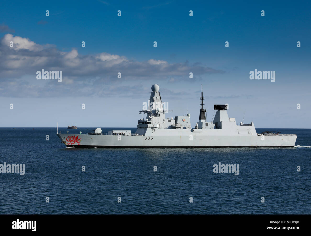 HMS Dragon uno dei sei tipo 45 cacciatorpediniere azionato dalla Royal Navy Foto Stock