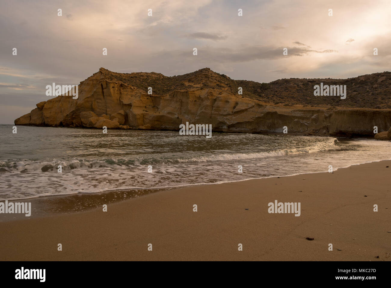 Il cove chiusa in Aguilas al tramonto, Murcia, Spagna Foto Stock