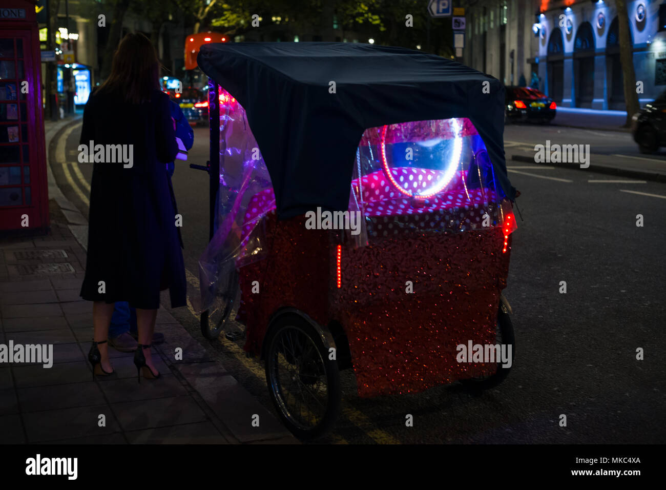 Il triciclo veicolo taxi a Londra Foto Stock
