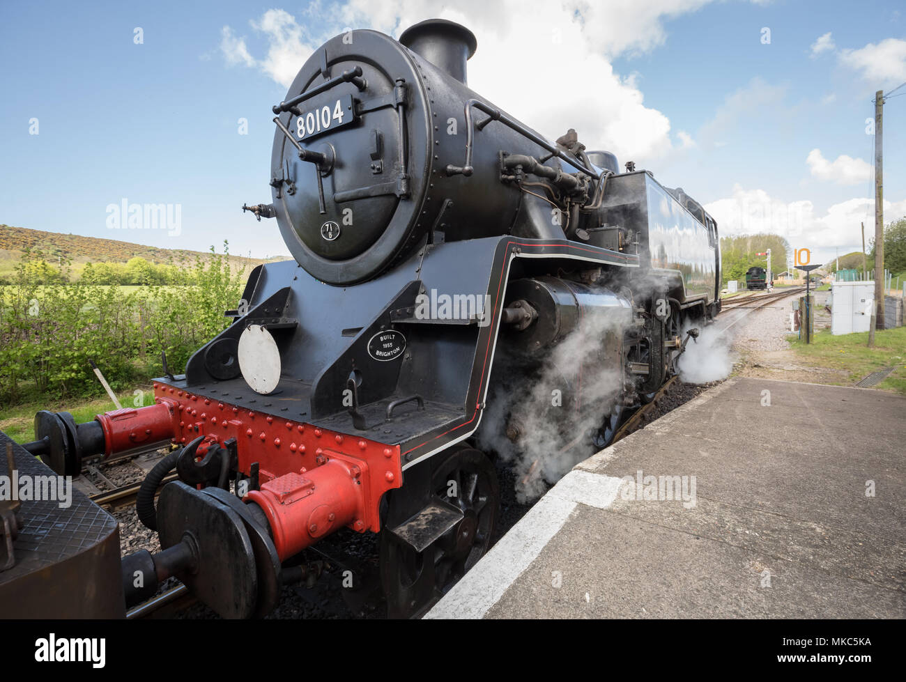 BR Standard Classe 4 80104 locomotiva a vapore parte della ferrovia a Swanage nel Dorset. Foto Stock