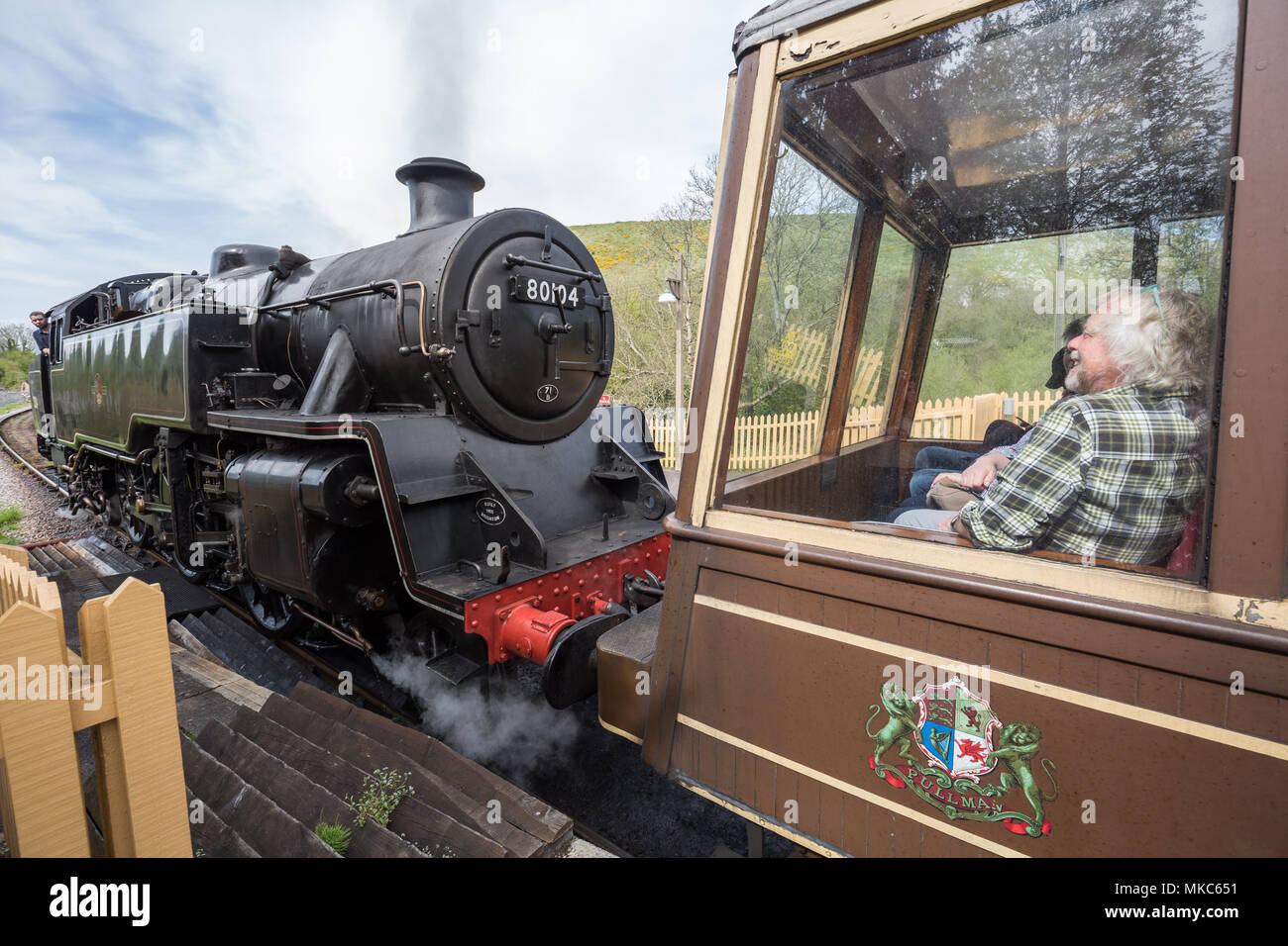 BR Standard Classe 4 80104 locomotiva a vapore parte della ferrovia a Swanage nel Dorset. Foto Stock