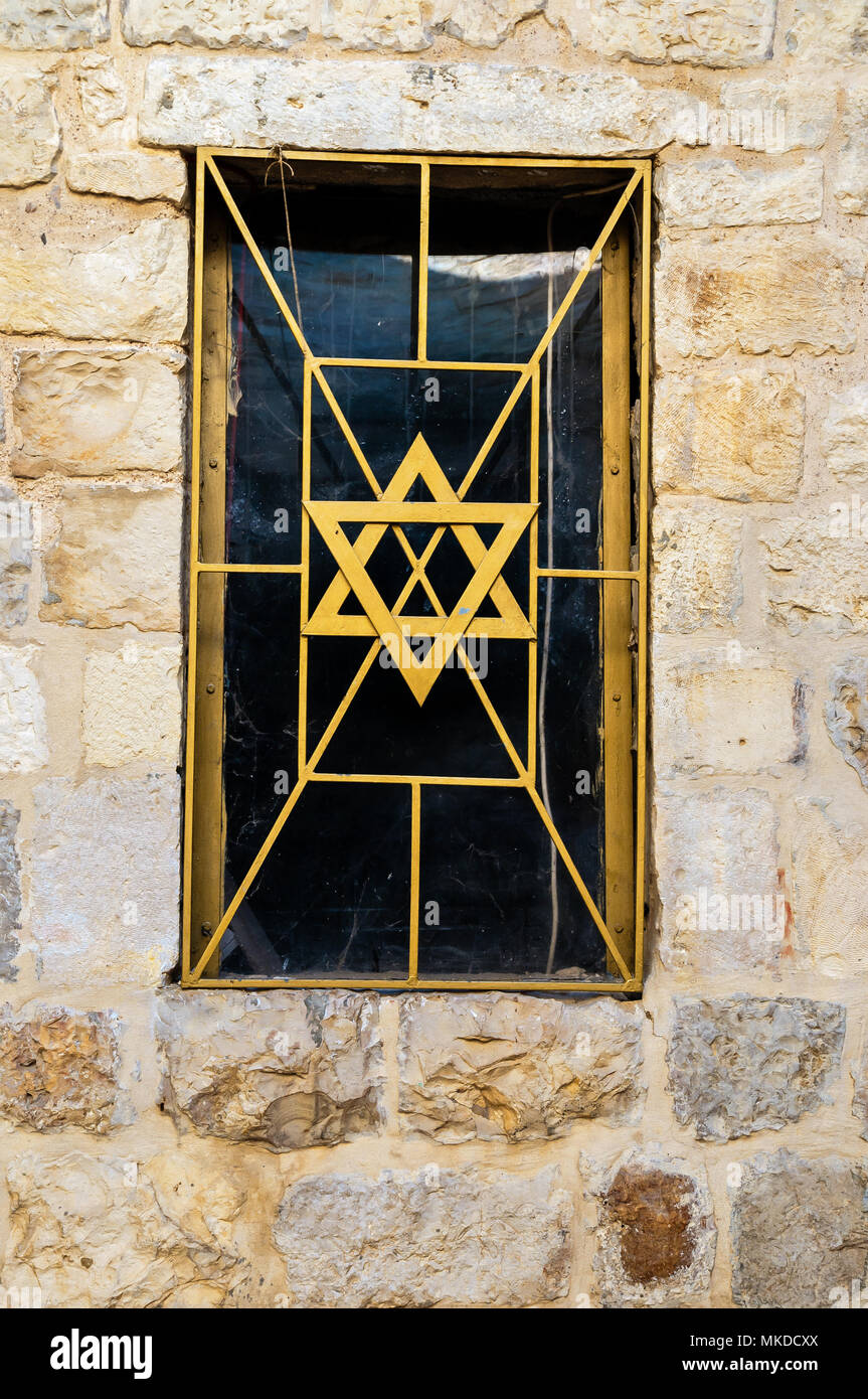 La griglia della finestra con la stella di Davide, Gerusalemme, Israele, Asia Foto Stock