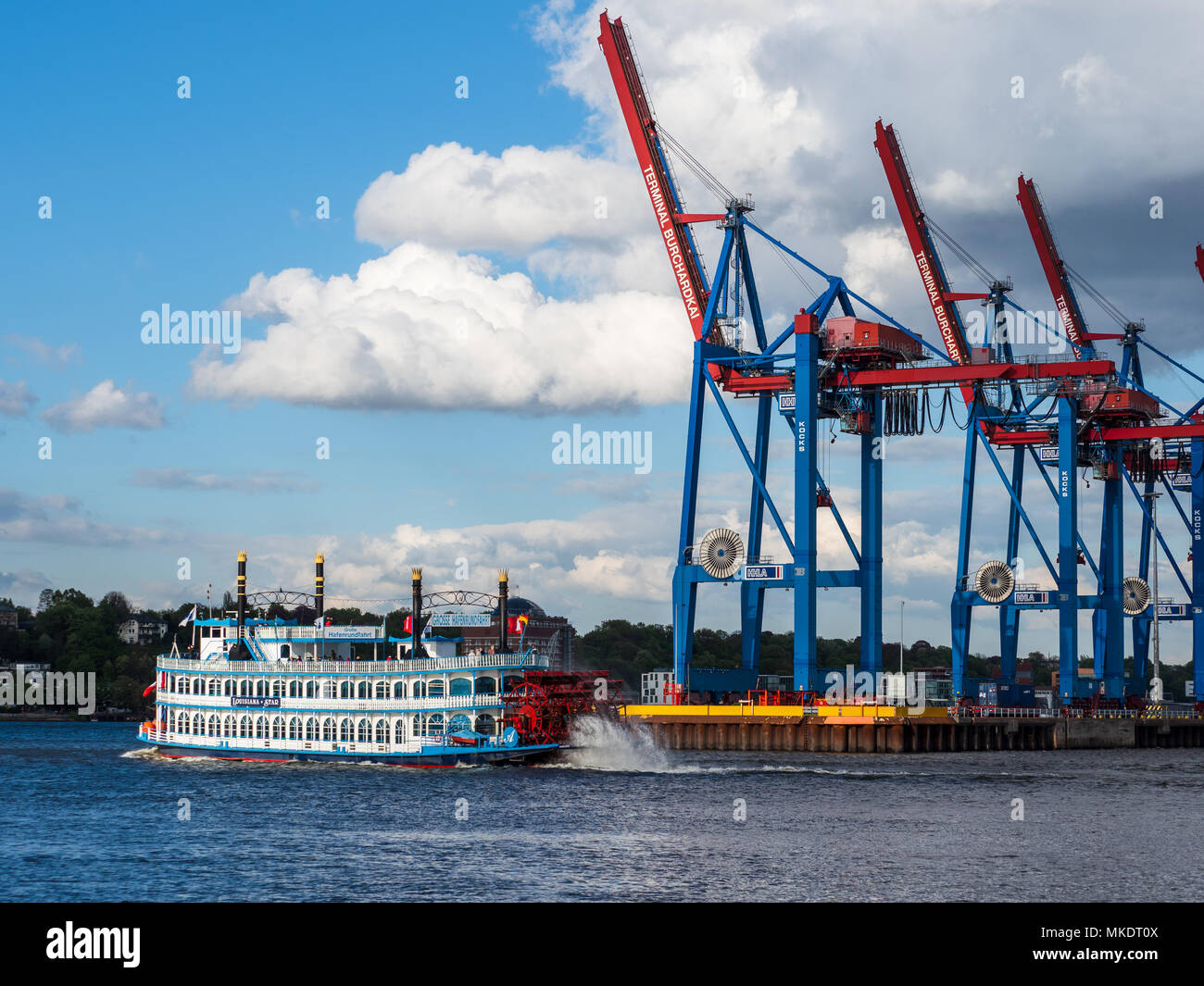 Louisiana Star Tourist Battello a Vapore facendo un tour di Hamburg Docks Foto Stock