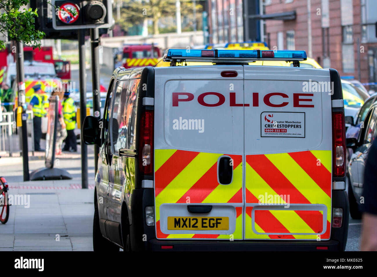 18 Aprile 2018 - Greater Manchester polizia evacuati Princess Street e strade circostanti dopo la quantità di sostanze chimiche instabili sono stati trovati in un laboratorio Foto Stock