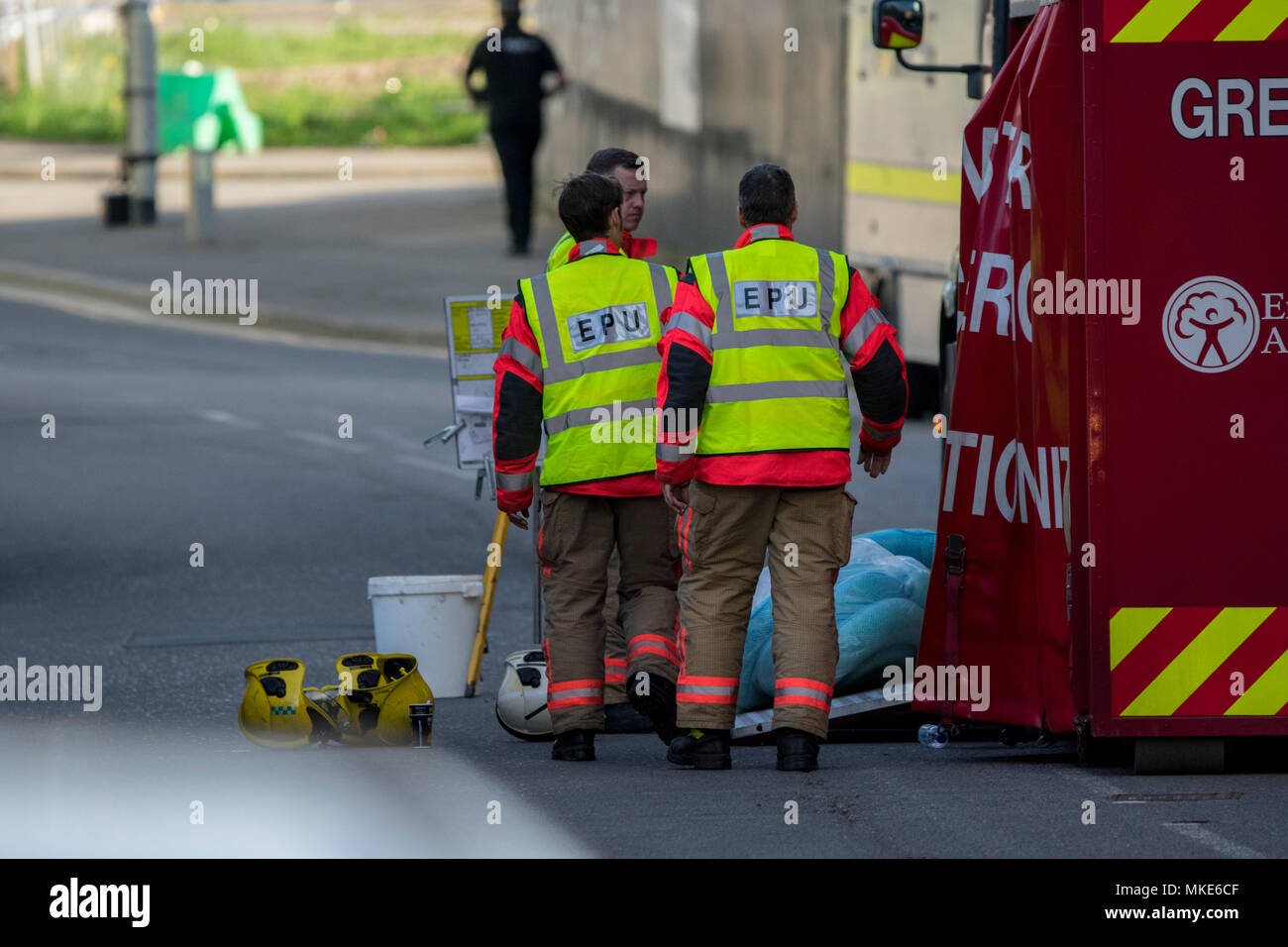 18 Aprile 2018 - Greater Manchester polizia evacuati Princess Street e strade circostanti dopo la quantità di sostanze chimiche instabili sono stati trovati in un laboratorio Foto Stock