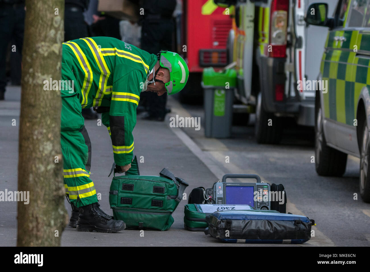 18 Aprile 2018 - Greater Manchester polizia evacuati Princess Street e strade circostanti dopo la quantità di sostanze chimiche instabili sono stati trovati in un laboratorio Foto Stock