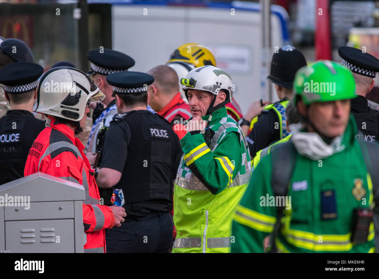 18 Aprile 2018 - Greater Manchester polizia evacuati Princess Street e strade circostanti dopo la quantità di sostanze chimiche instabili sono stati trovati in un laboratorio Foto Stock