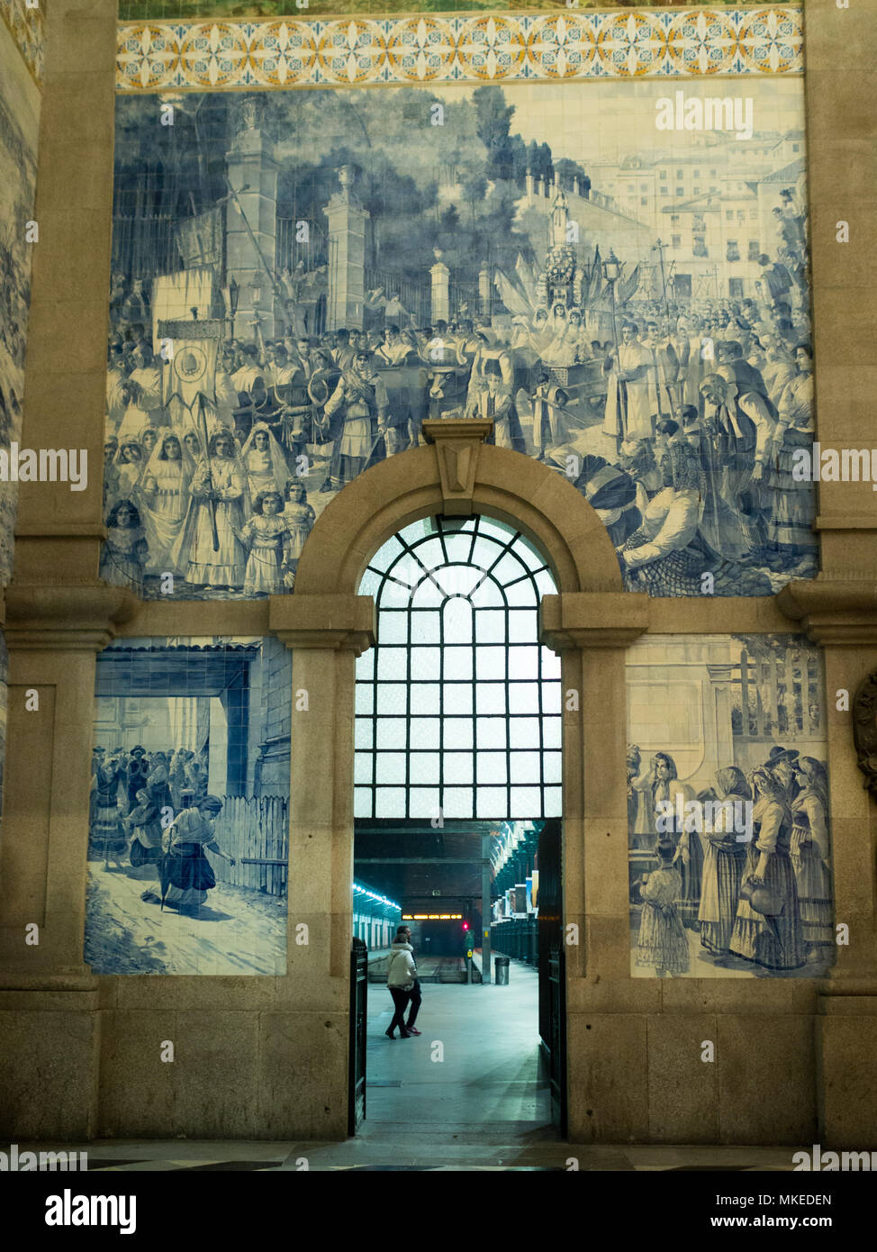 Porto São Bento Stazione ferroviaria interno rivestito in piastrelle blu e bianche Foto Stock