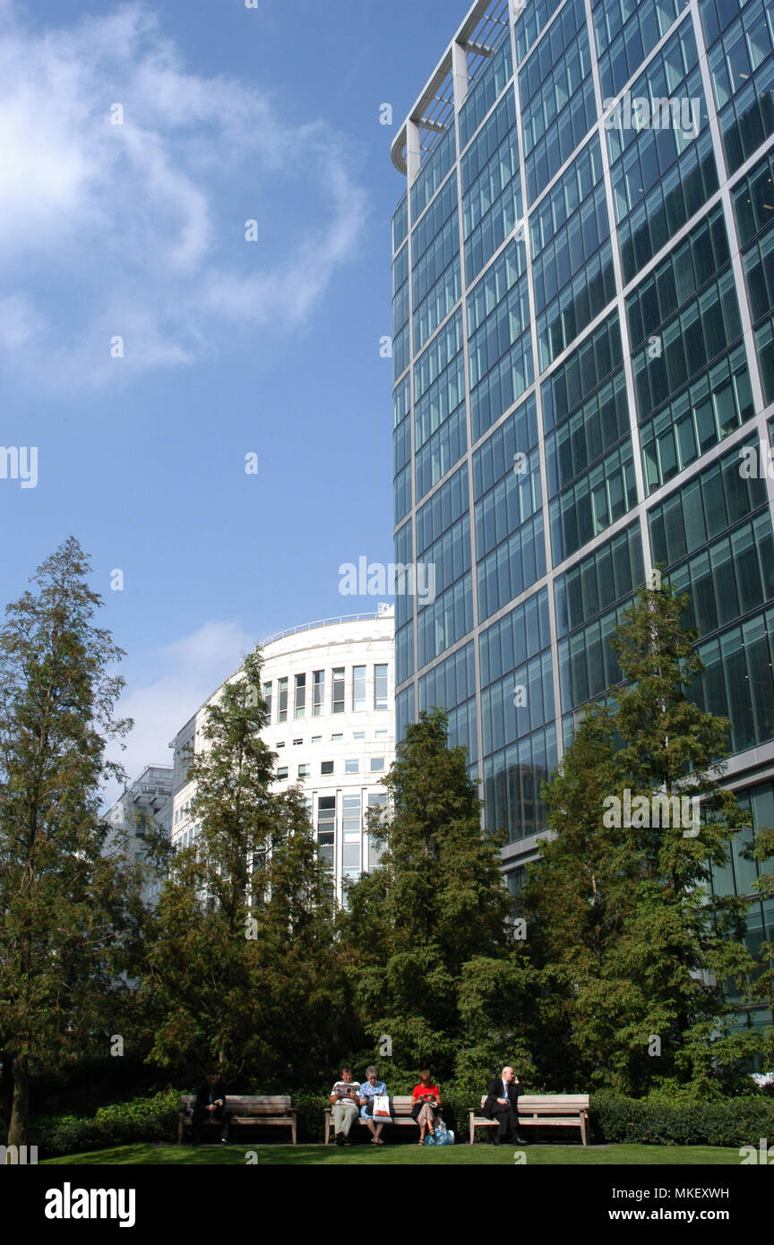 Canary Wharf è ben nota per essere il cuore del regno unito giganti bancari Foto Stock