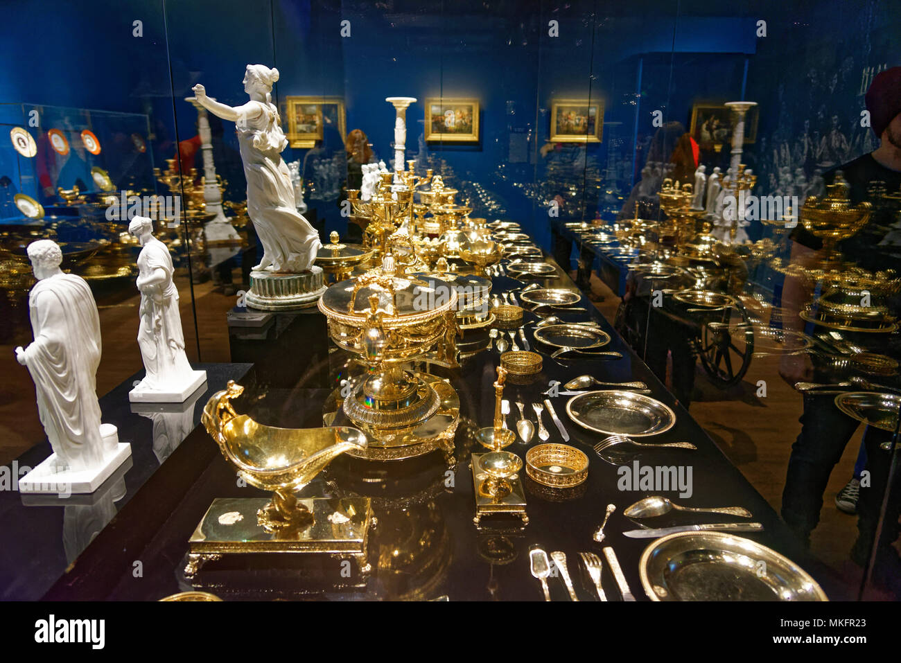 Il servizio della cena da Napoleone festa di nozze in una fiera in Montreal del Museo di Belle Arti Foto Stock