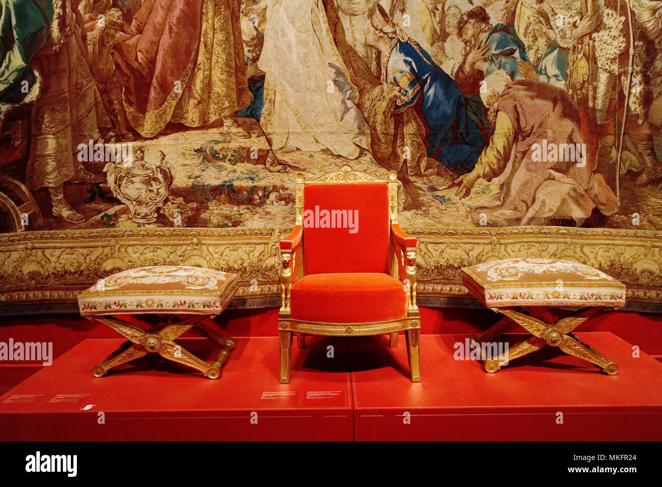 Una sedia di seta da Francois Honoré George Jacob Desmalter per Napoleone''s imperatrice dalla sala del trono a Saint Cloud, in Montreal Fine Art Museum Foto Stock