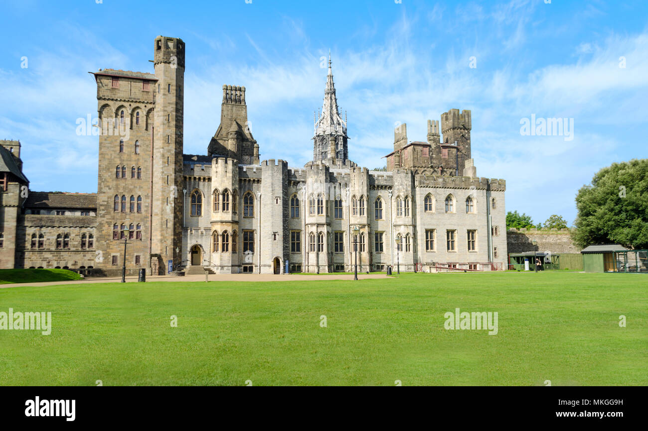 Esterno del Castello di Cardiff in Galles, Regno Unito Foto Stock