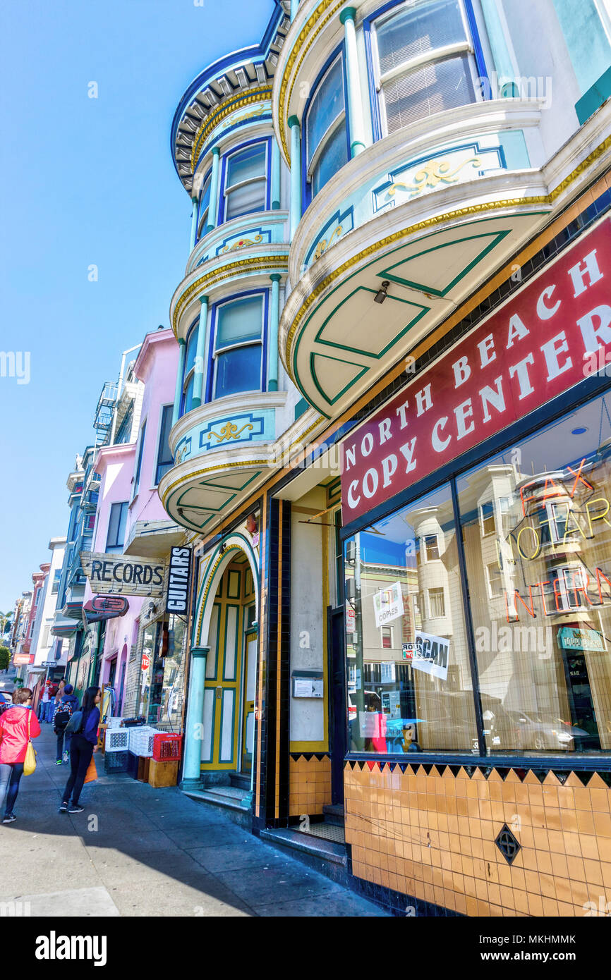 SAN FRANCISCO - Aprile 2, 2018: Architetture presso la spiaggia Nord comunità di Little Italy in San Francisco. Foto Stock