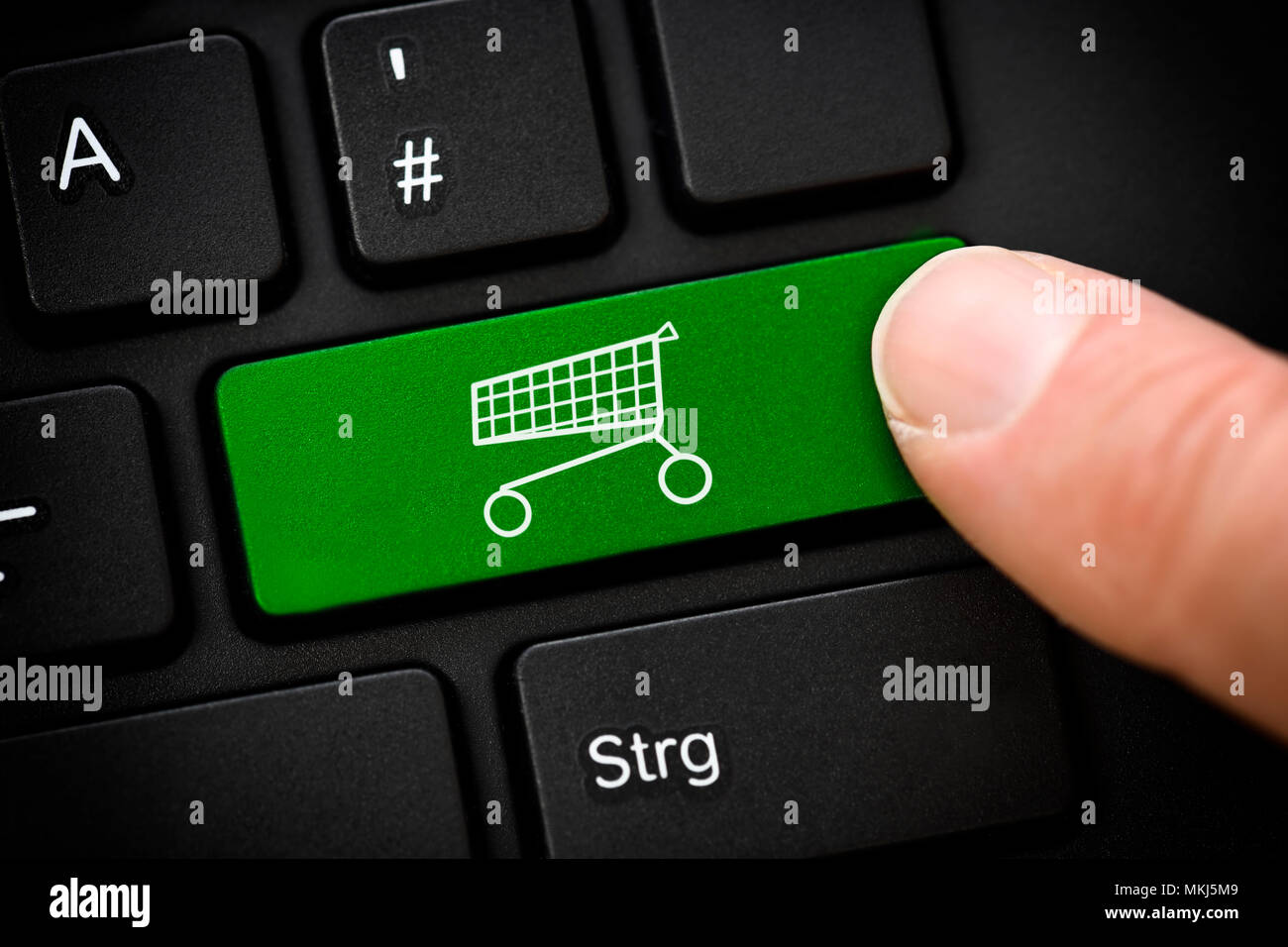 Computer, shopping online con carrello pulsante icona, Computertaste mit Einkaufswagen-Symbol, Onlineshopping Foto Stock