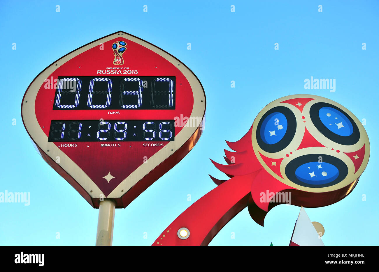 Mosca, Russia - 08 Maggio: conto alla rovescia ufficiale della Coppa del Mondo di Calcio 2018 a Mosca il 8 maggio 2018. Credito: Krasnevsky/Alamy Live News Foto Stock