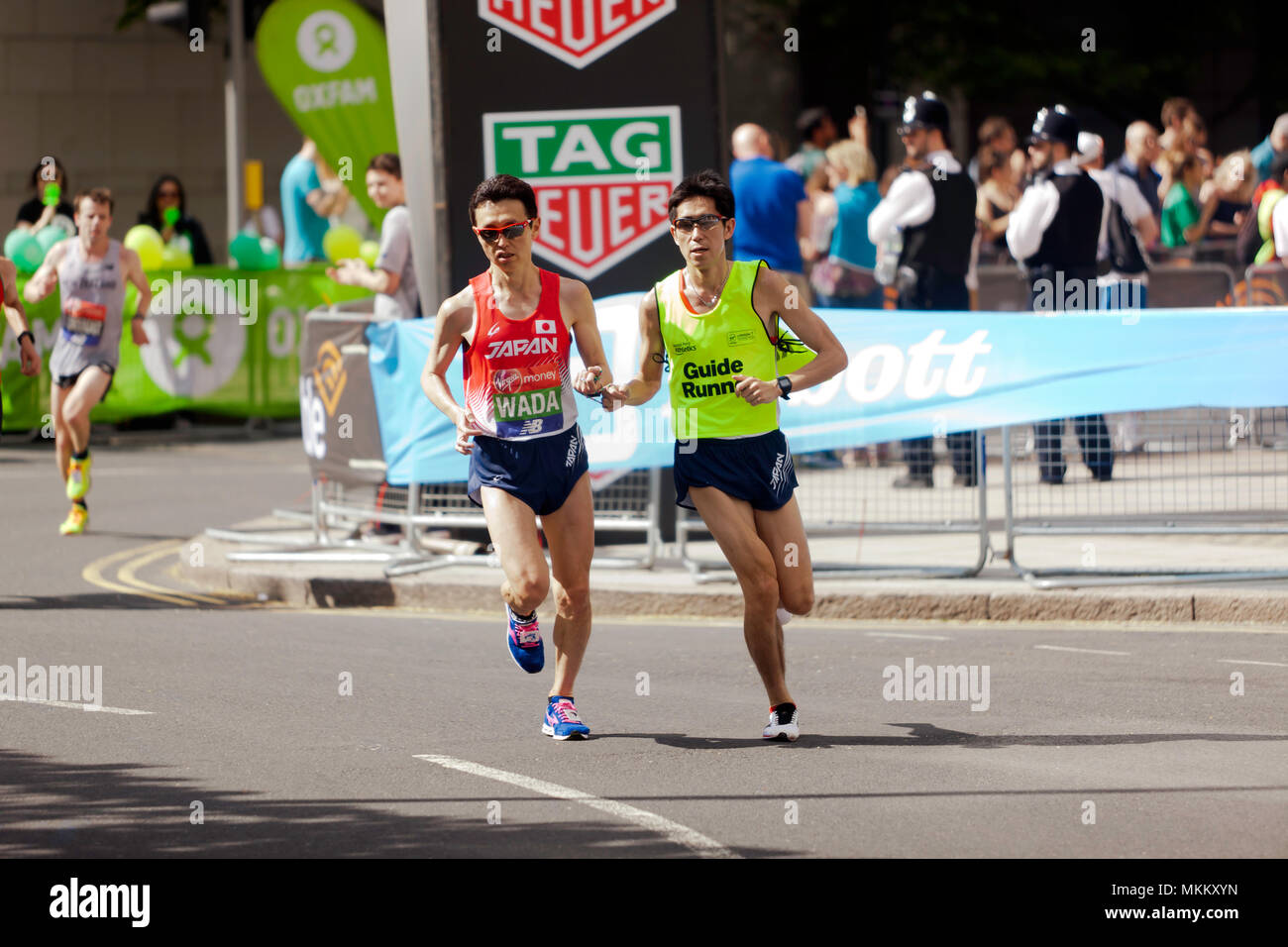Shinya Wada in lizza per il Giappone nel mondo Para atletica World Cup, parte del 2018 Maratona di Londra. Ha finito 8 in un tempo di 02:42:18 Foto Stock