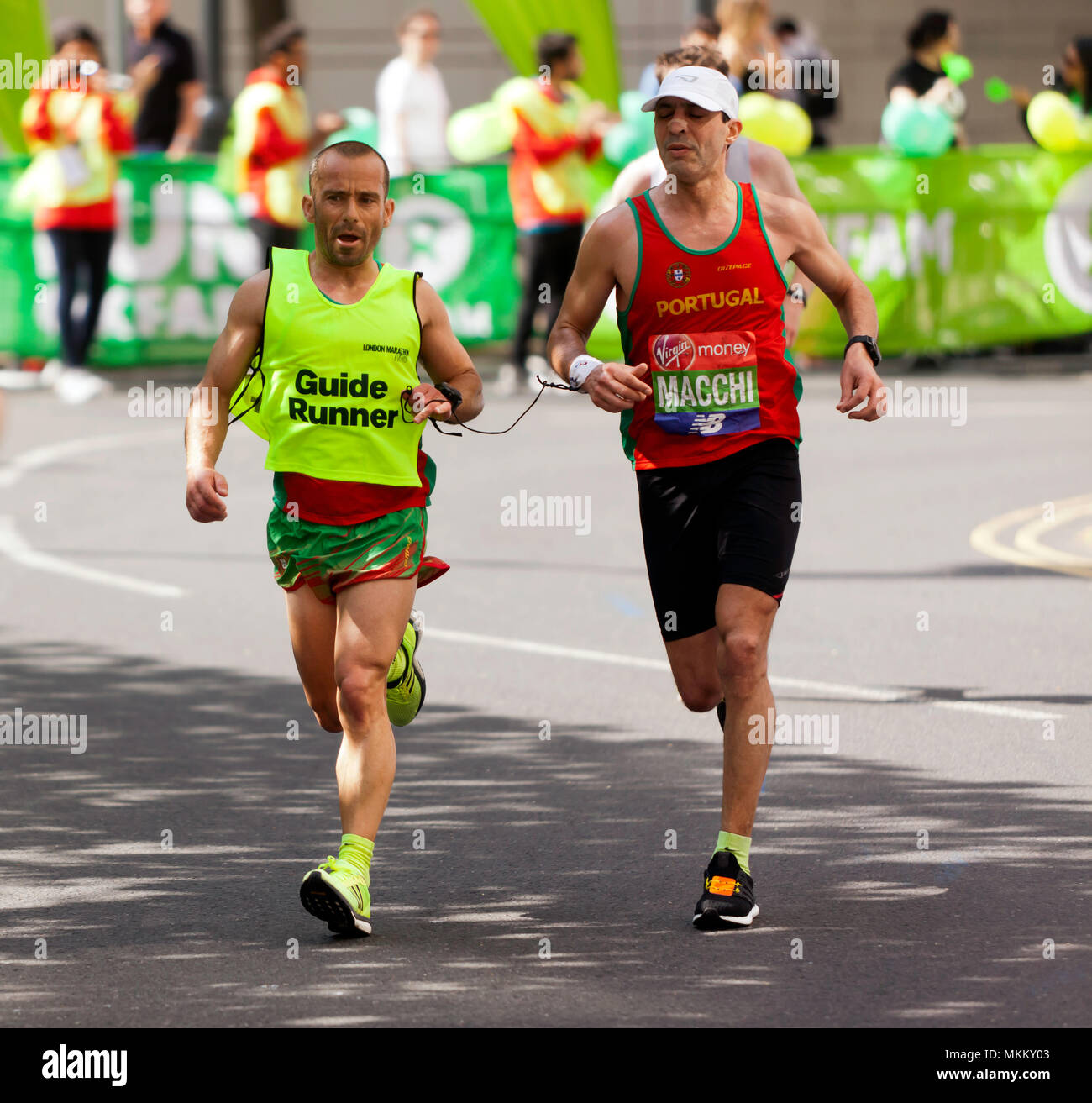 Gabriel Macchi in lizza per il Portogallo nel mondo Para atletica World Cup, parte del 2018 Maratona di Londra. Ha finito nono in un tempo di 02:44:02 Foto Stock