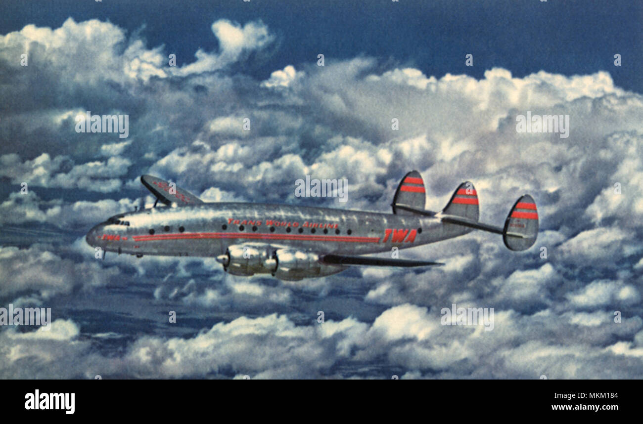 Aeroplano E NUVOLE Foto Stock