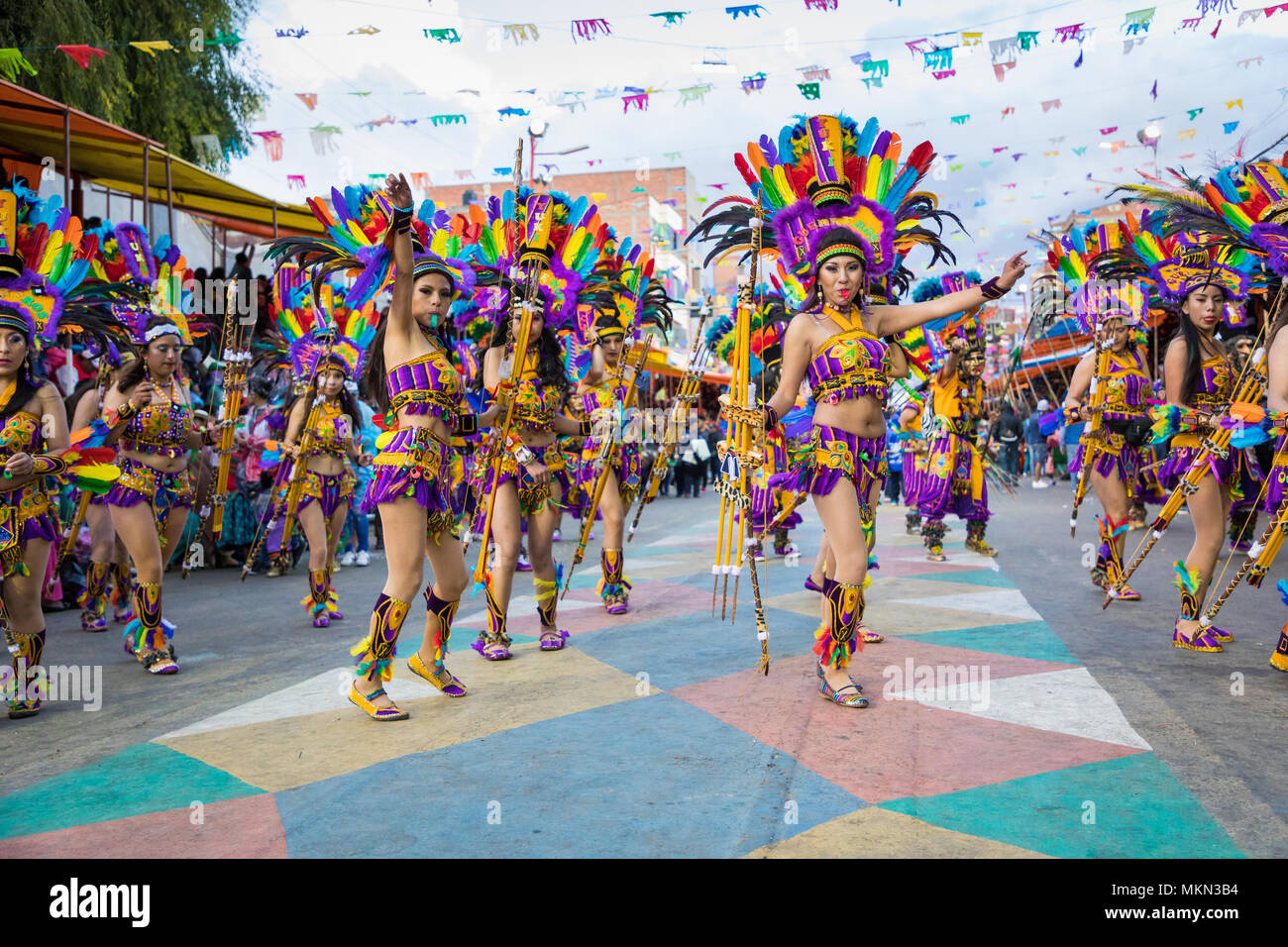 ORURO, BOLIVIA - 10 febbraio 2018: ballerini al carnevale di Oruro in Bolivia, dichiarata dall'UNESCO mondo culturale Heritag il 10 febbraio 2018 a Oruro, Bolivi Foto Stock