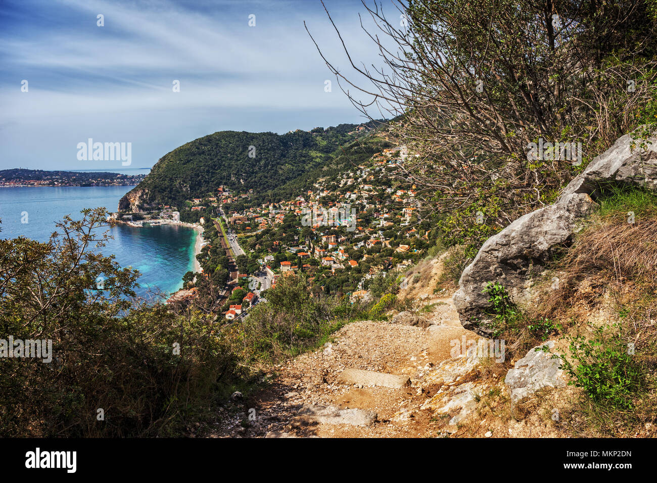 Eze sur Mer borgo costiero da Nietzsche sentiero sulla Costa Azzurra - La costa azzurra, Alpes Maritimes, Francia Foto Stock