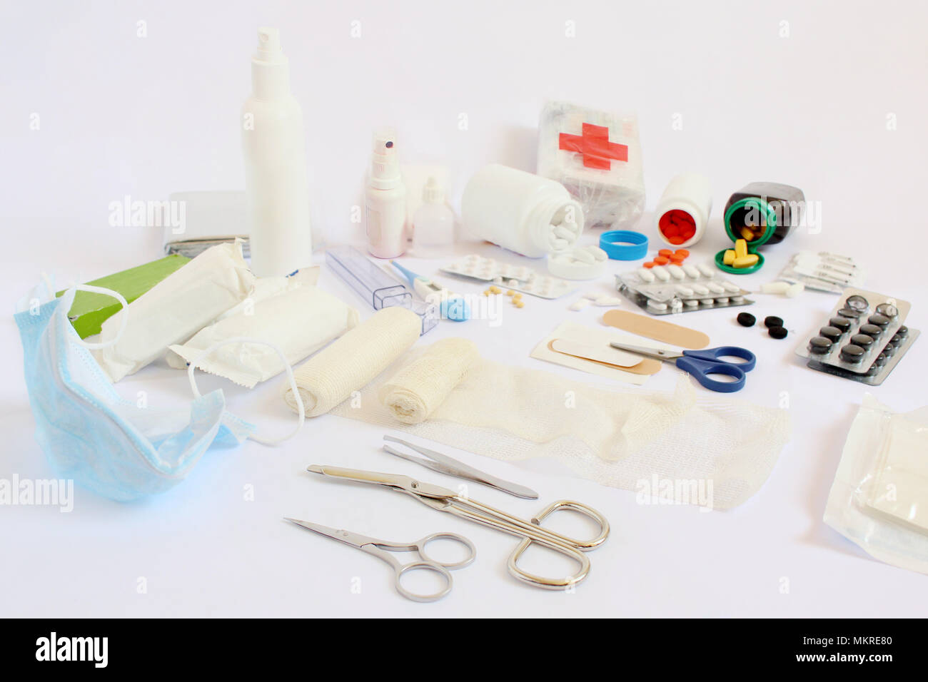 Materiali di consumo medicali, pillole, kit di primo soccorso Foto Stock