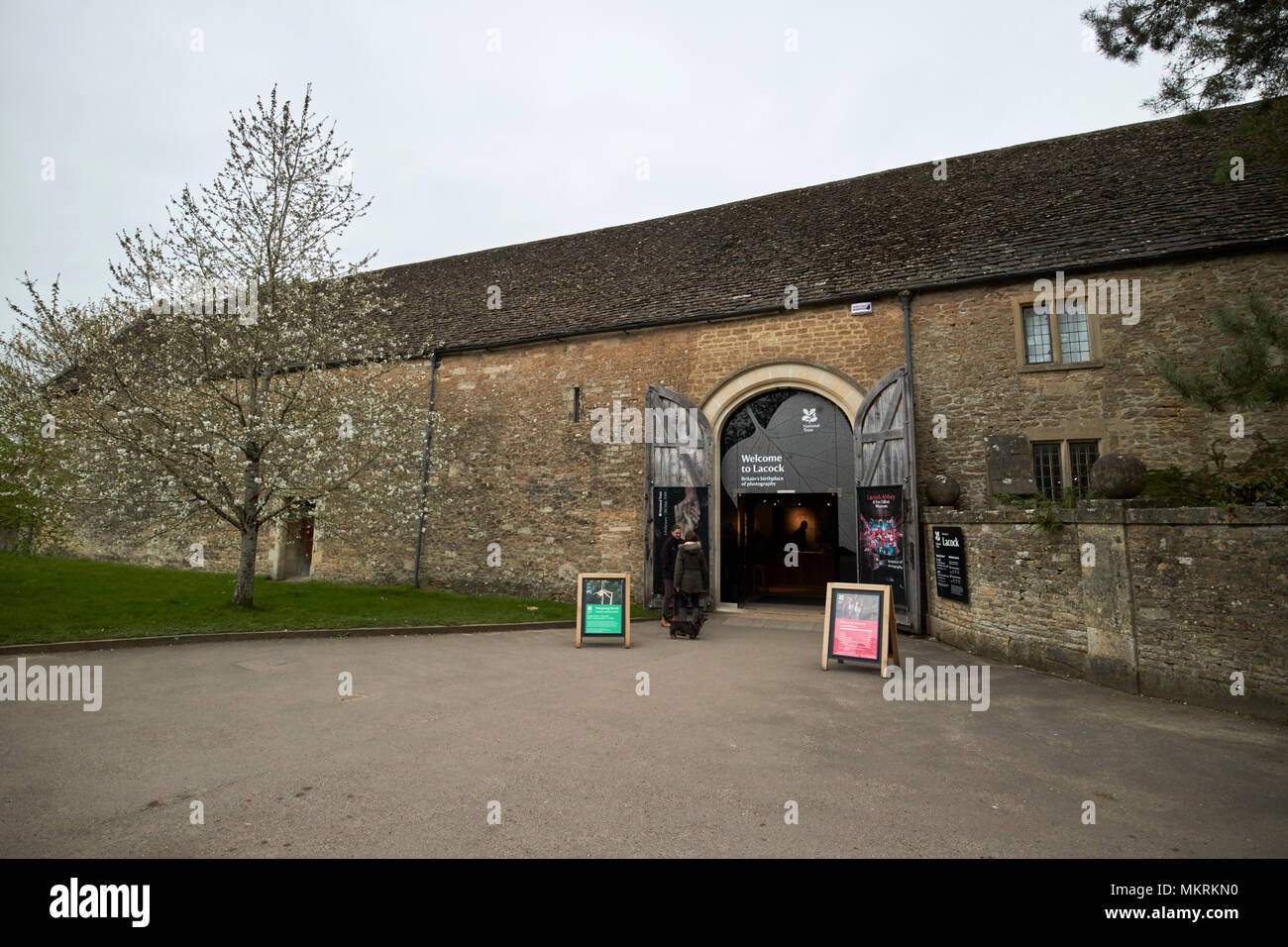 Il National Trust Fox Talbot Museum of Photography Lacock village Wiltshire, Inghilterra Regno Unito Foto Stock